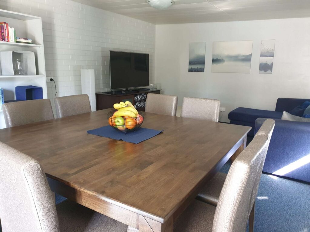 Comfortable cottage Family room