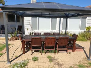 Comfortable cottage – back patio