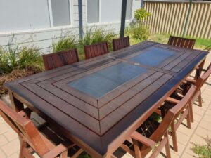 Comfortable cottage – outdoor table